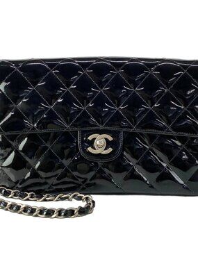 CHANEL Single Flap Matelasse Black Patent Leather Shoulder Bag